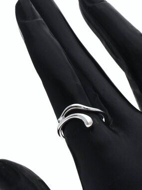 Tiffany & Co. Peretti Teardrop Ring  Silver